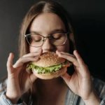 Clever Ways to Stop Binge Eating at Night!2