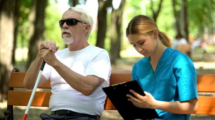 4 Ways Healthcare Providers Can Effectively Treat Deafblind Patients