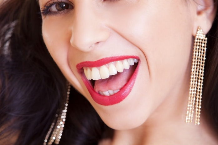 Top Dental Care Tips From The Pros To Have Healthy Teeth