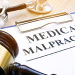 Medical Malpractice: 4 Ways Personal Injury Lawyers Can Help You Win Your Case