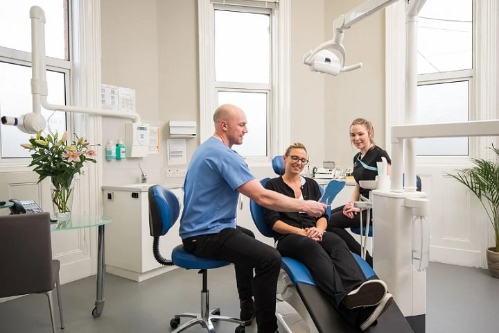 Smile Perfection: What are the Benefits of Veneers